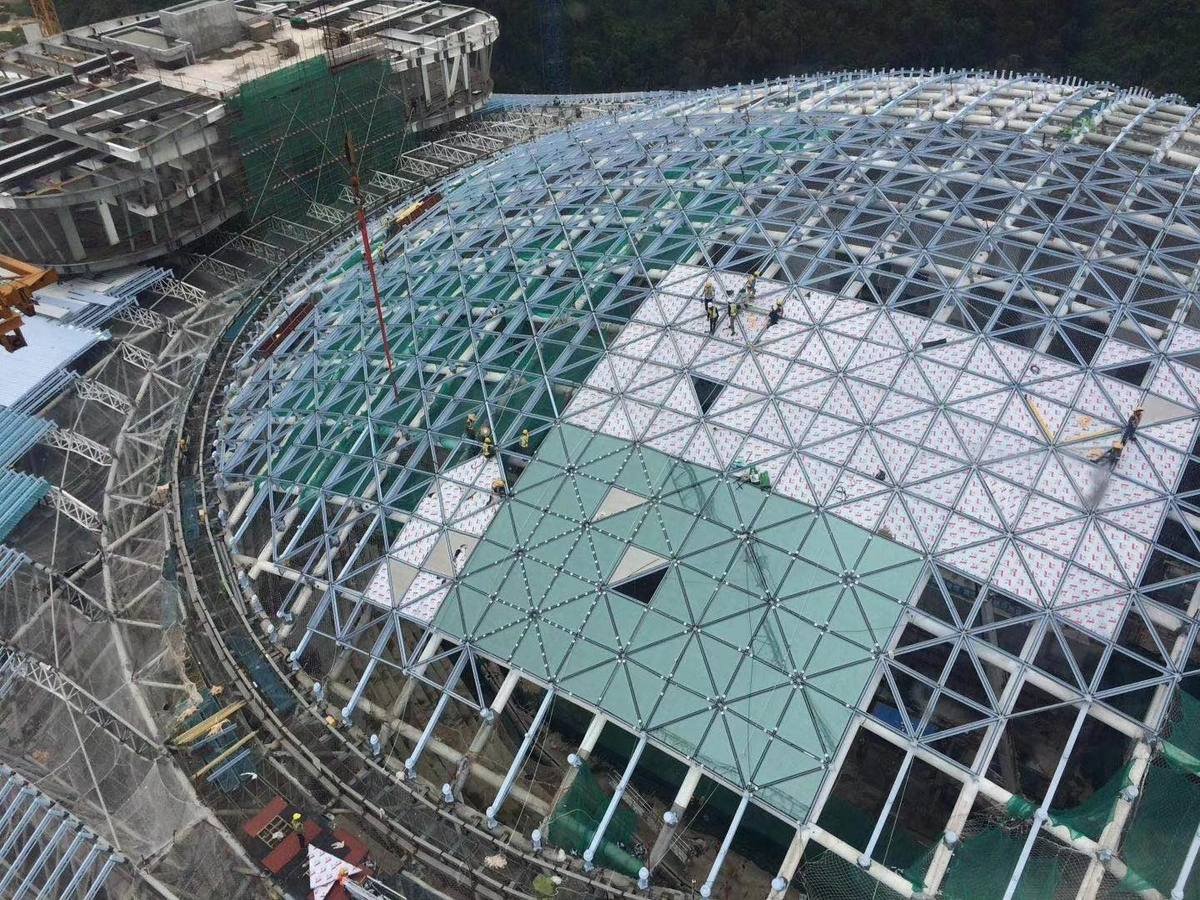 Glazed lattice dome under construction